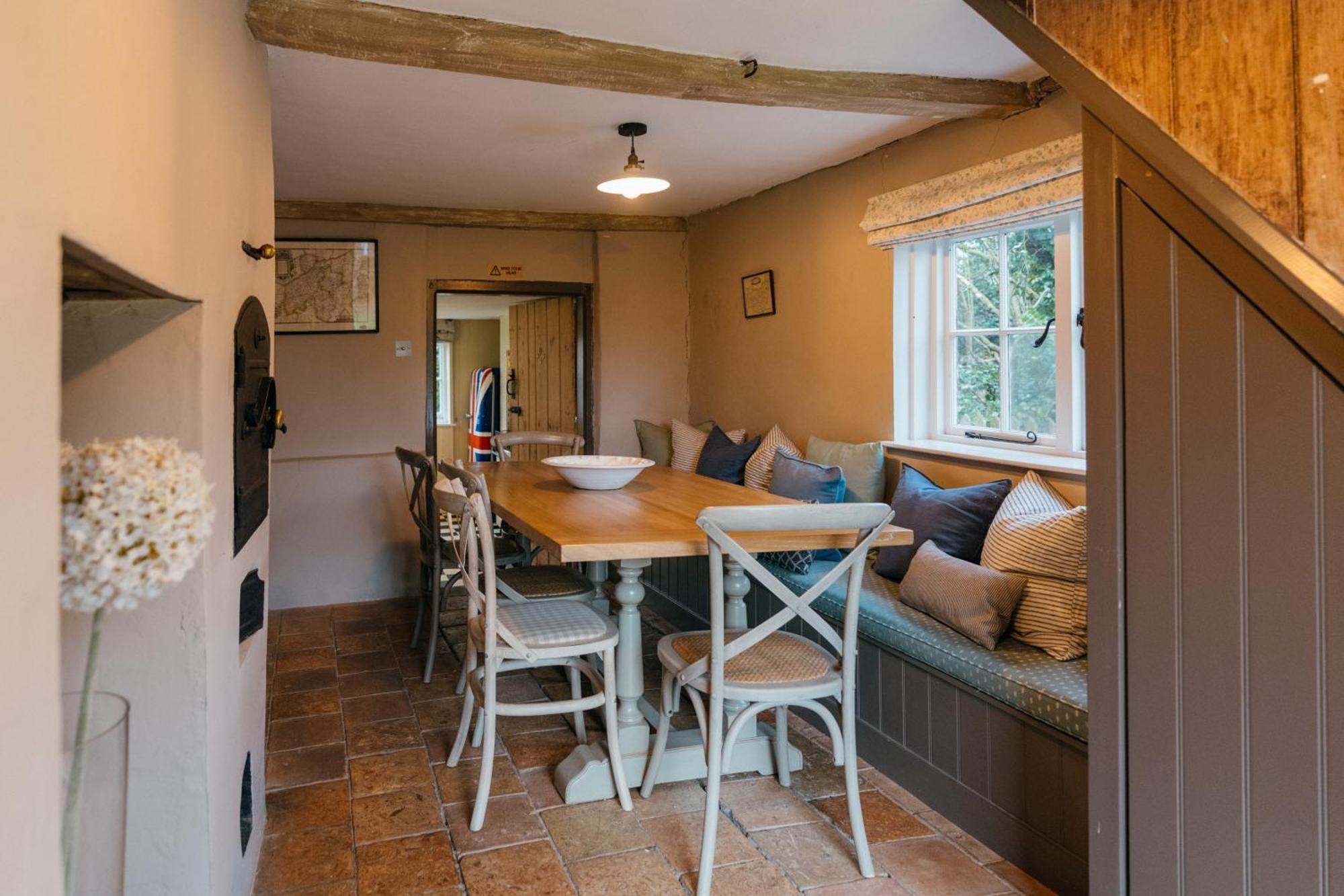 Villa Retreat East à Ipswich Extérieur photo